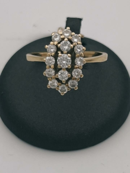 Anillo en oro 18k con diamantes en talla brillante
