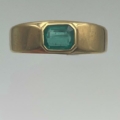 Anillo en or 18k con esmeralda