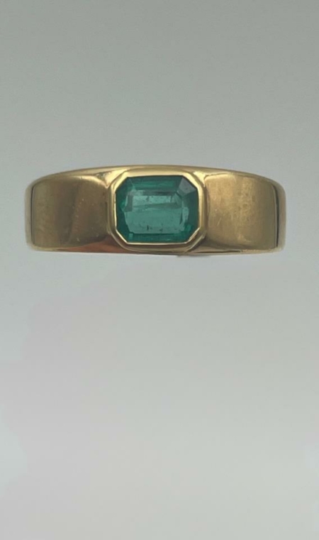 Anillo en or 18k con esmeralda